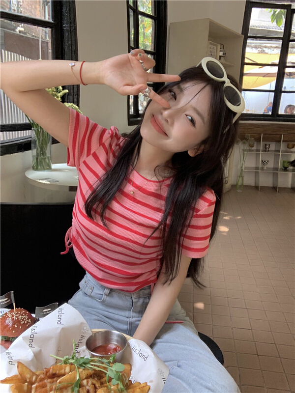 goods in stock! New in early summer! [timely rain] Han Feng ins sweet temperament shows thin age reducing stripe contrast short sleeve T-shirt 31257# WPL