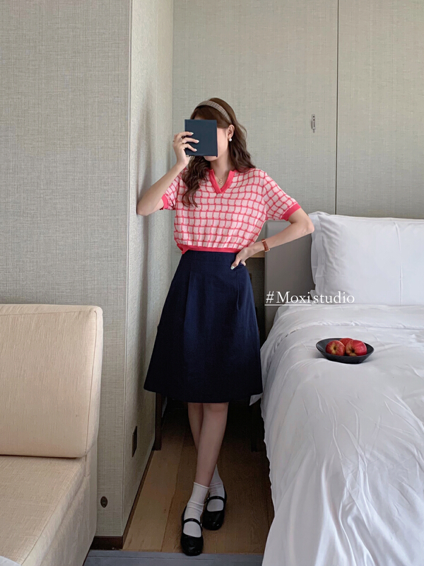 New in early summer! [Moxi] fashion temperament retro contrast warm sweater 56523# XJ