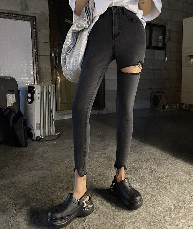 New year in early spring! [savage] Korean high waist pierced jeans e5981# jhy