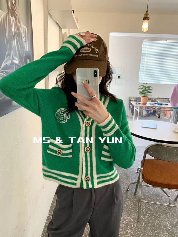 goods in stock! New year in early spring! [pan] new age reducing college style V-neck slim letter warm sweater 1549# PCZ