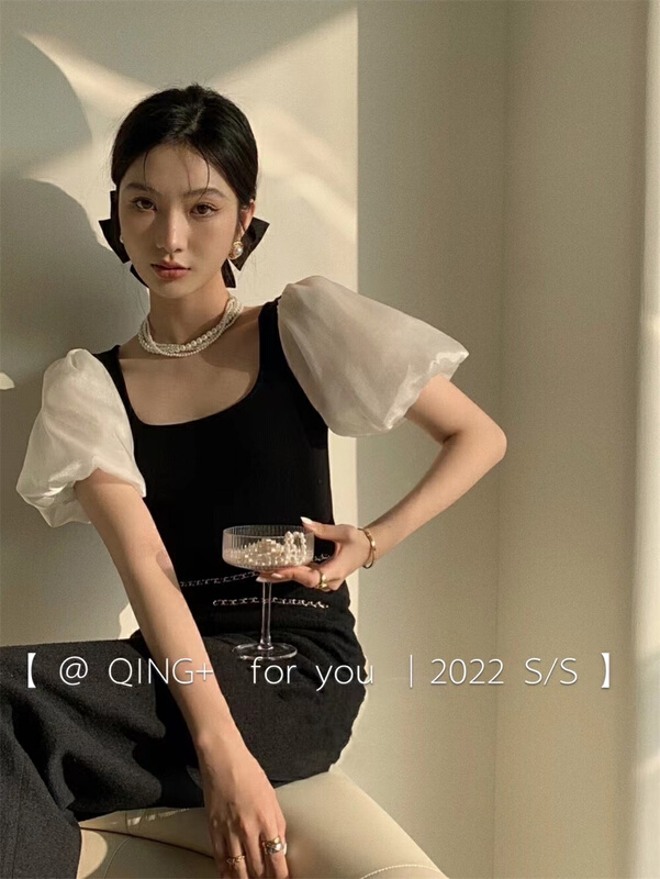 New in early summer! [qingqingjia] original design fashionable square collar color matching blouse 5280# XYY