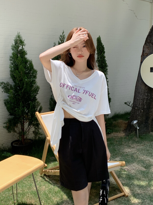 [qixuan'er] Korean version V-neck two wear printed slit short sleeve T-shirt 2675# LSW