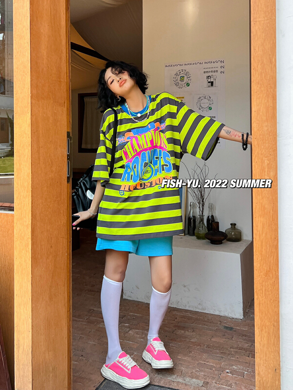 【 FISH YU 】個性撞色條紋寬鬆短袖T恤  22166#  LSL
