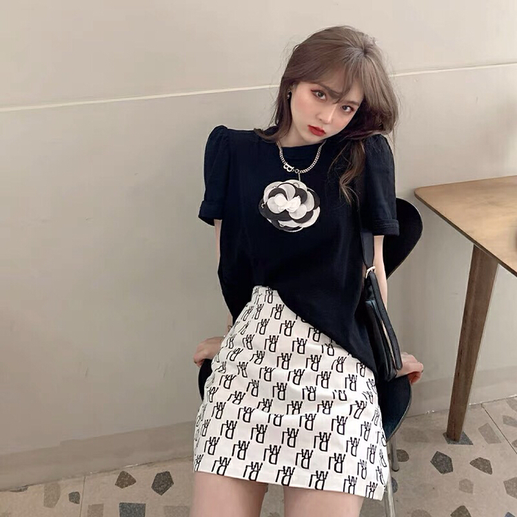 New year in early spring! [G.W] casual round neck versatile short sleeve T-shirt (with Brooch) 22121# zxx