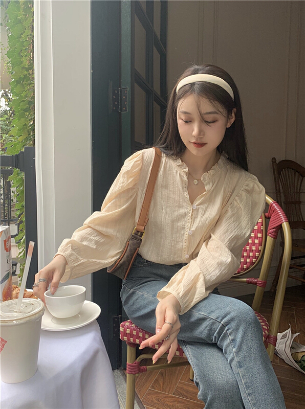 New year in early spring! [timely rain] Hanfeng ins sweet warm oil apricot small V-neck splicing shirt (excluding matching) c2179# jhy