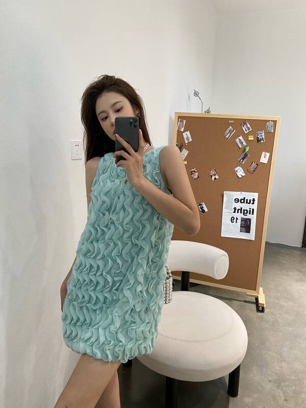 [modern 197] Korean fashion round neck sleeveless loose crimp design dress 81168# zyh