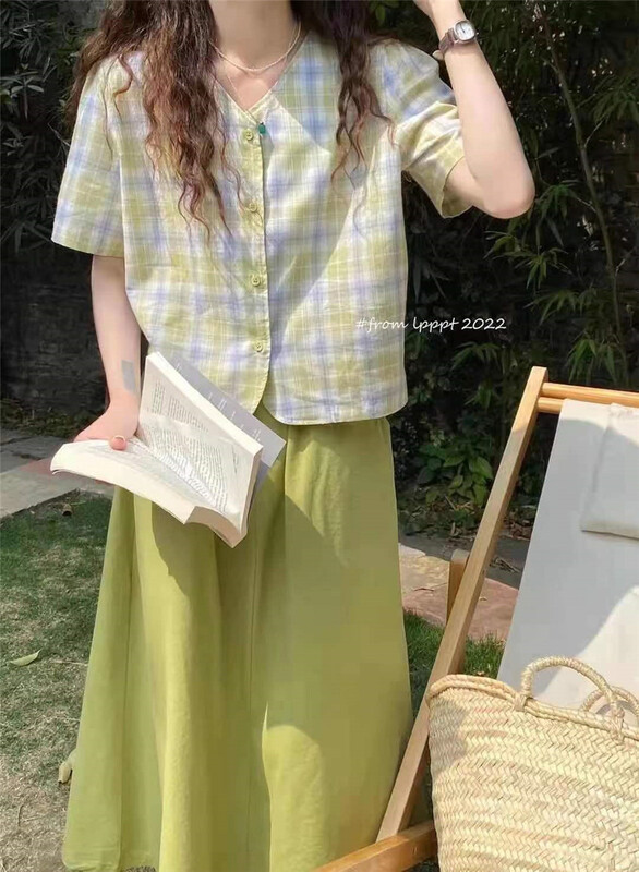 New in early summer! [Xiangli] round neck single breasted Plaid short sleeve shirt + elastic waist simple medium length skirt set 8861# PCZ