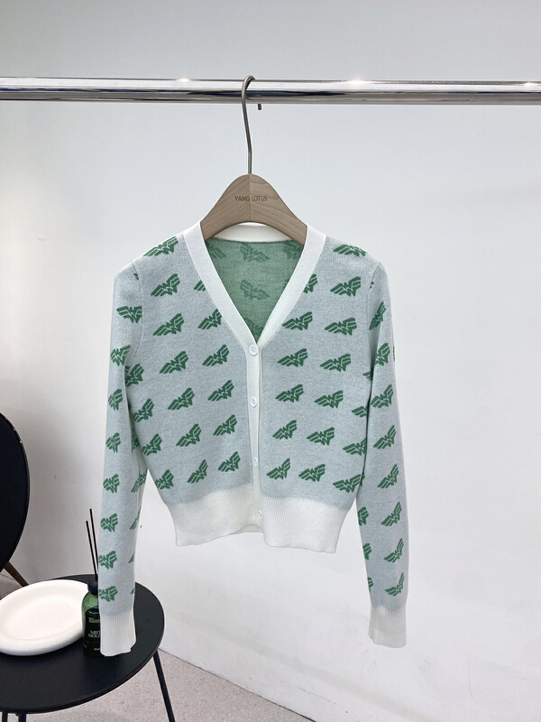 New year in early spring! [Yang lotus] Korean versatile V-neck single breasted sweater s12155280w# ozq