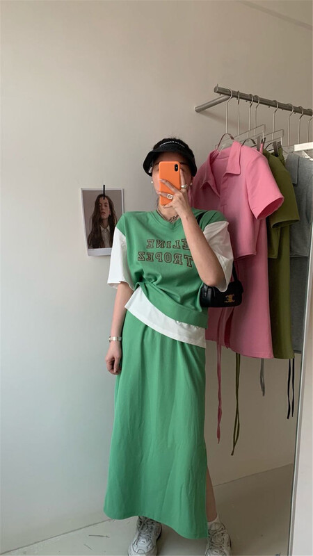 【HU.】 Personalized letter fake two short sleeve T-shirt + solid color elastic waist skirt two piece suit 2257# cqw