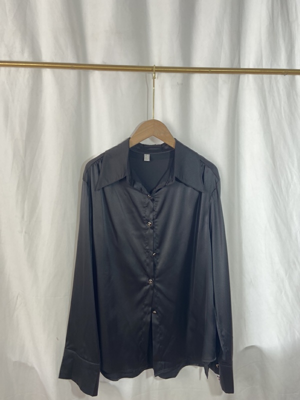 New in early summer! [Yi show shop] simple commuter loose slim shirt 1107# Cl