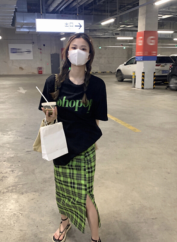 [RM. HH] round neck fluorescent green letter T-shirt + Plaid slit skirt two piece suit 369# ozq