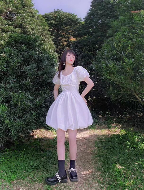 New in early summer! [twins] Korean style square neck Hepburn Style Bubble Sleeve Dress 3076# hjy