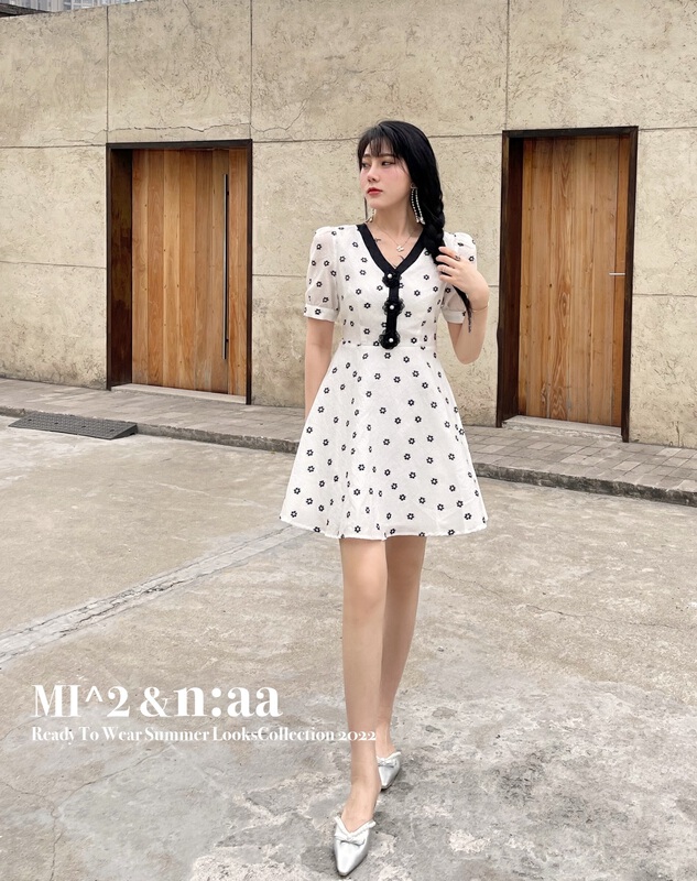 In early summer! [mi2] lady floret V-neck dress b6188-1\jj