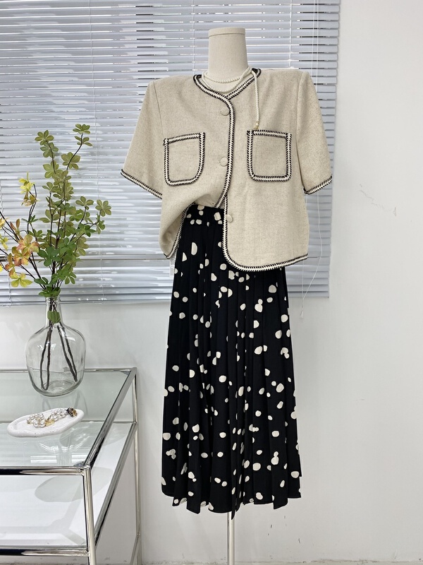 New in early summer! [zicci] Korean versatile wave point skirt 106561# lwy
