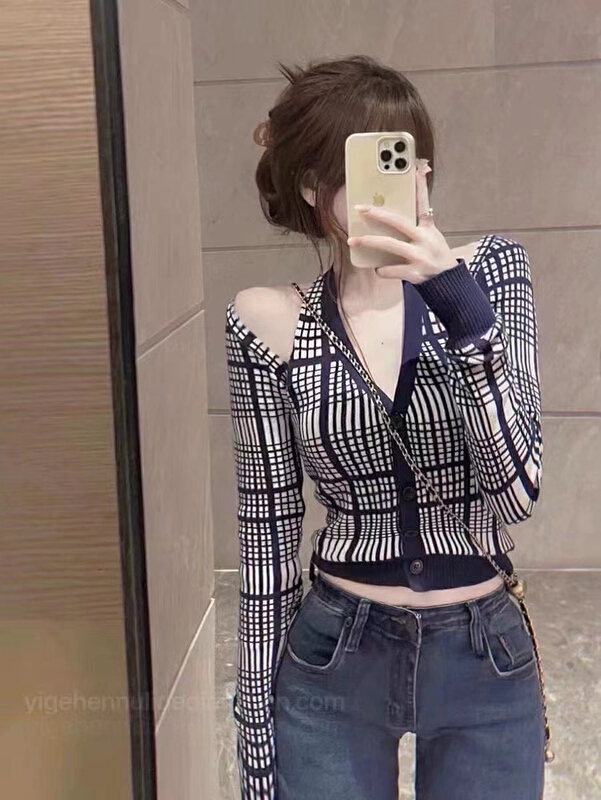 New year in early spring! [pan] Plaid off shoulder hanging neck V-Neck Sweater 0099# PCZ