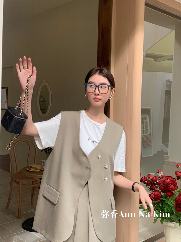 New year in early spring! [Mi Xiang] Korean fashion small suit vest + pleated comfortable skirt set 5075\hjy