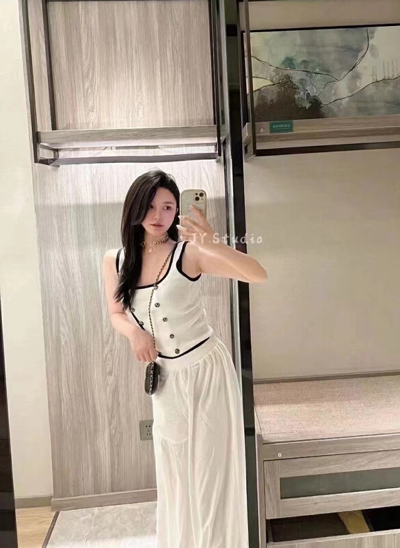 早春上新!【潘】雙排飾扣設計感百搭顯瘦撞色背心  00267#  PCZ