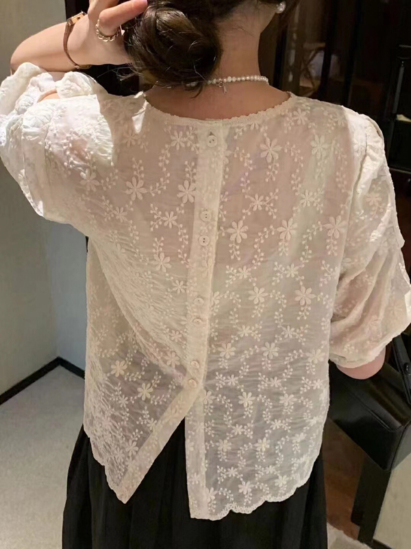 [Xiaoxiaojia] heavy craft style chic back buckle design lace blouse 80617# WTT