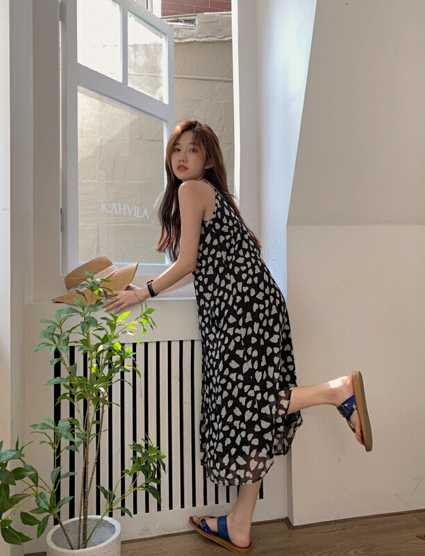 [timely rain] Korean style ins sweet and spicy girl style design, loose and versatile suspender dress 50078# WPL