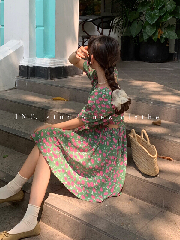 Original price 60.91! New in early summer! [ing] square neckline, waist closed, slim, waist exposed floral dress 6972# HBx