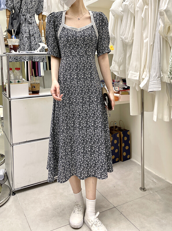 New in early summer! [uone] temperament small fresh bubble sleeve square neck floral dress 98342# LSL