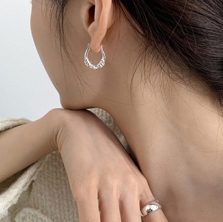 [inside] Korean minority design simple winding fried dough twist Earrings r3282\zxl