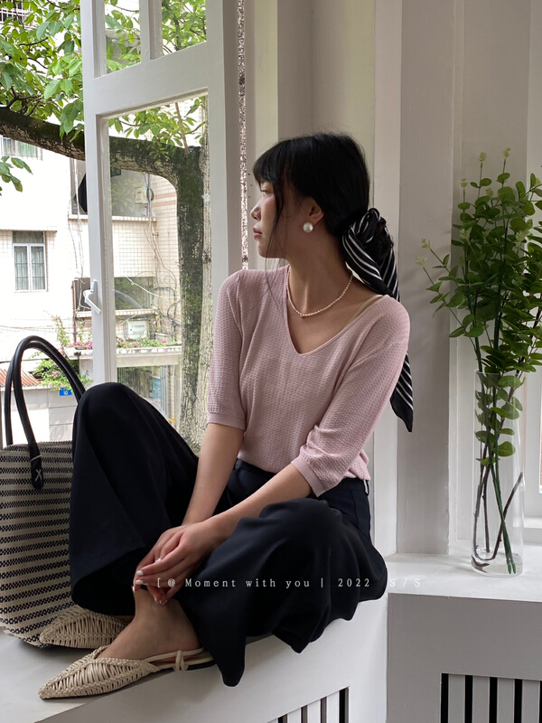 [moment with you] V-neck simple and versatile basic shirt 2m092# LSW