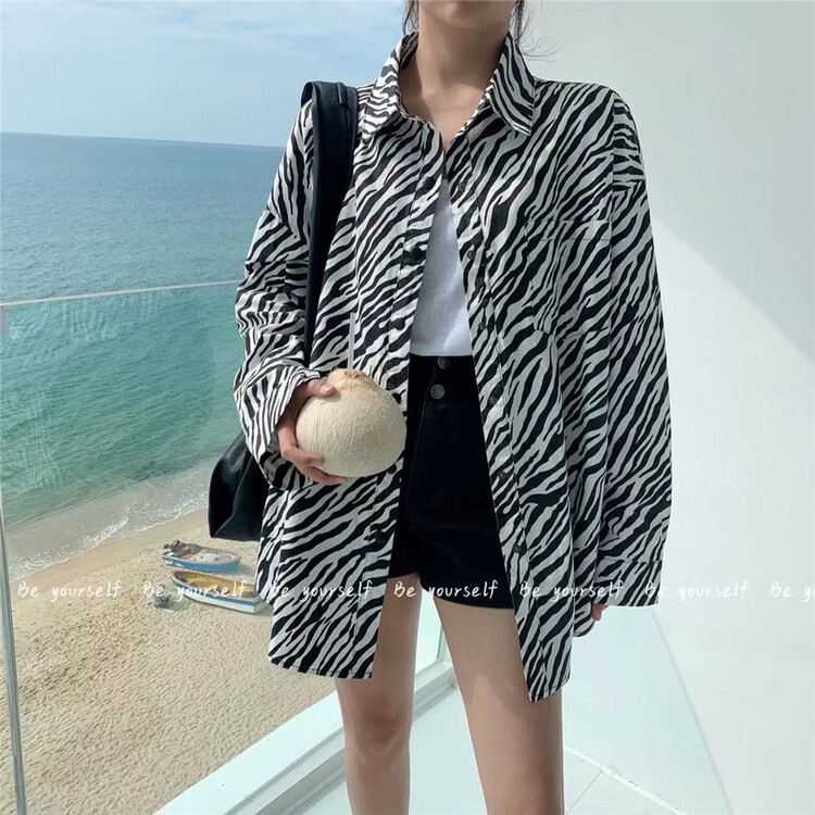 Original price 84.60! New year in early spring! [be your self] fashion stripe loose Mickey shirt c66022# LSL