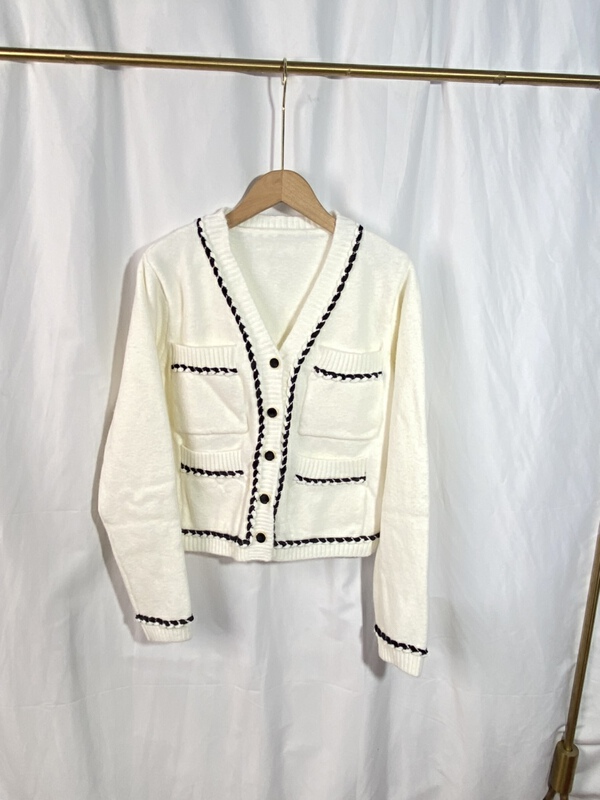 New in early summer! [Yi show shop] V-neck color matching age reducing knitted cardigan 1008# Cl