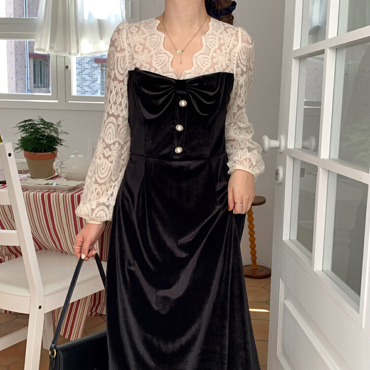 New year in early spring! [timely rain] ins French retro V-neck lace dress 59332# YYW