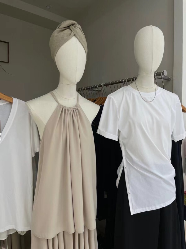 New in early summer! [one more] side slit versatile niche short sleeve T-shirt 22023# XYJ