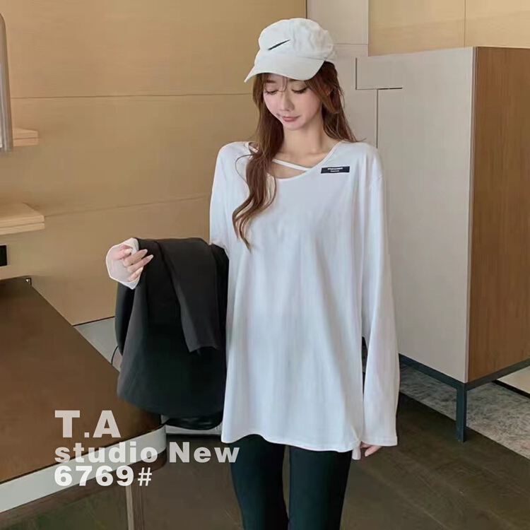 New year in early spring! [TA +] Korean U-neck sticker long sleeve T-shirt 06769# XYY