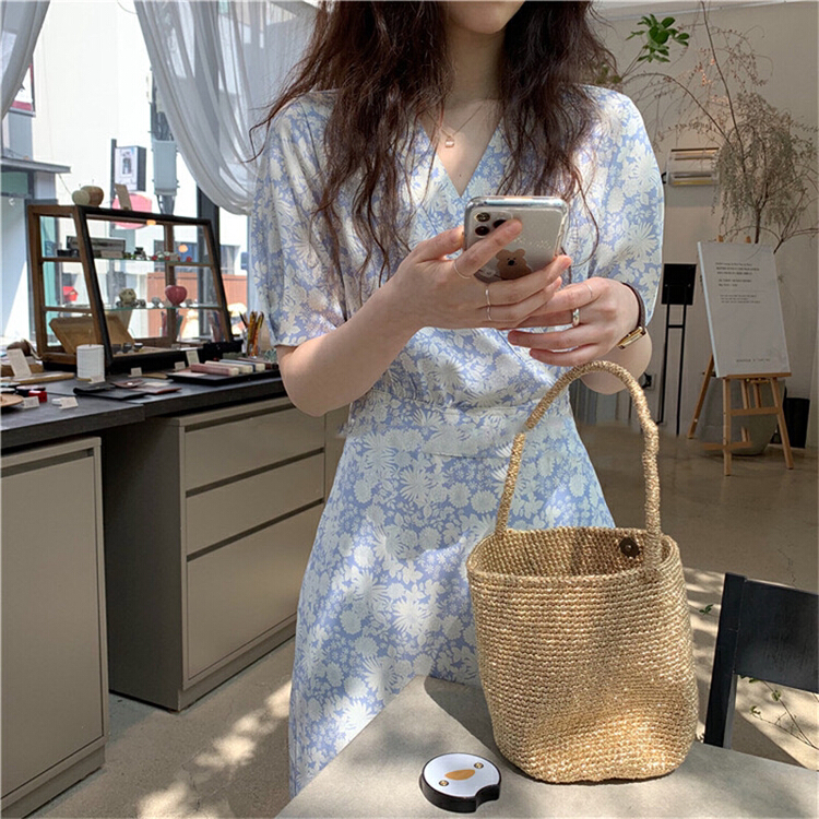 New year in early spring! [timely rain] Hanfeng ins small fresh V-neck dress f275# WPL