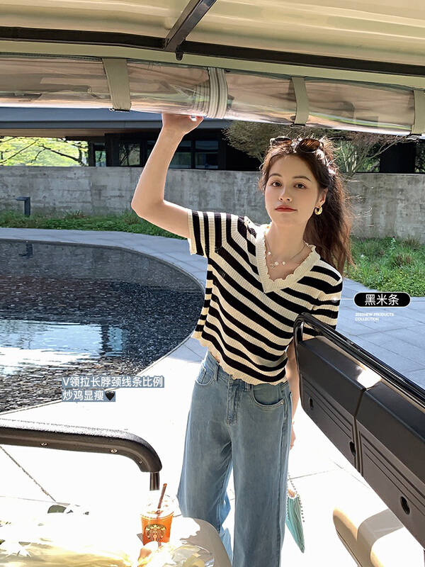 [Kiki studio] Pullover Korean V-neck comfortable shirt 5849# hjy