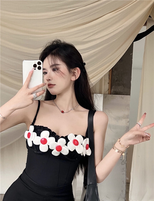New in early summer! [pan] Korean slim and versatile vest / suspender (with flower brooch) 00361# PCZ