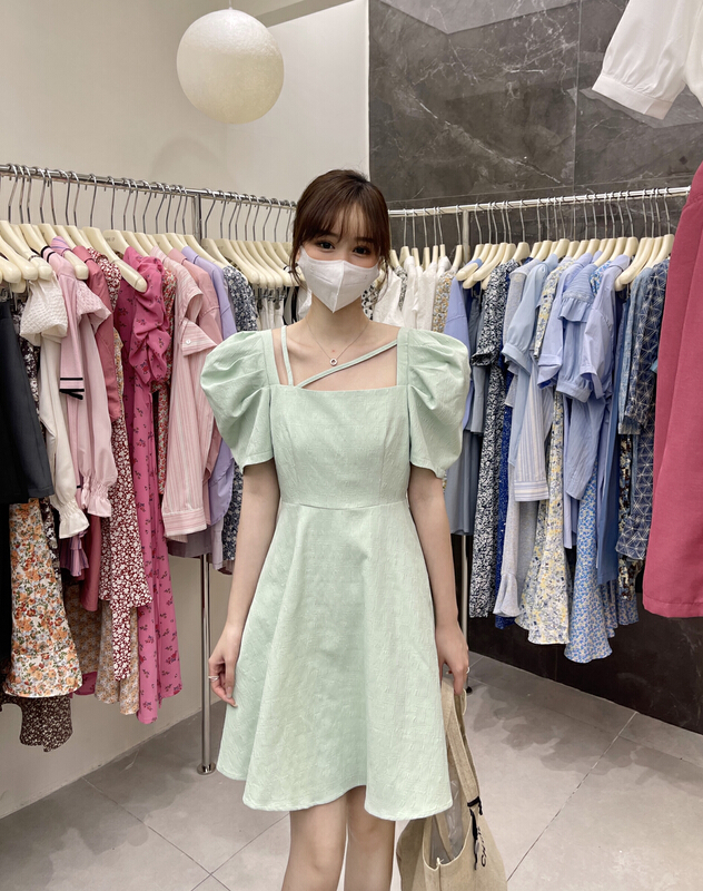 New in early summer! [uone] temperament lady bubble sleeve dress 98534# LSL