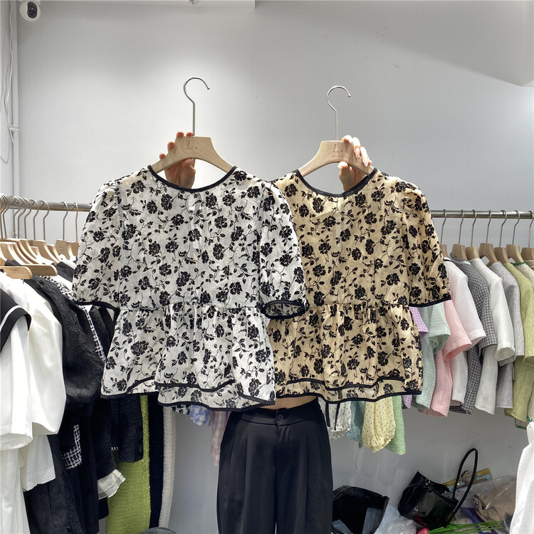 New in early summer! [Camelia] Korean version of little women's Flocking shirt 9635# hjy