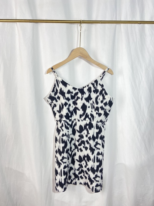 [Yi show shop] suspender color matching, age reducing and thin dress 1209# Cl