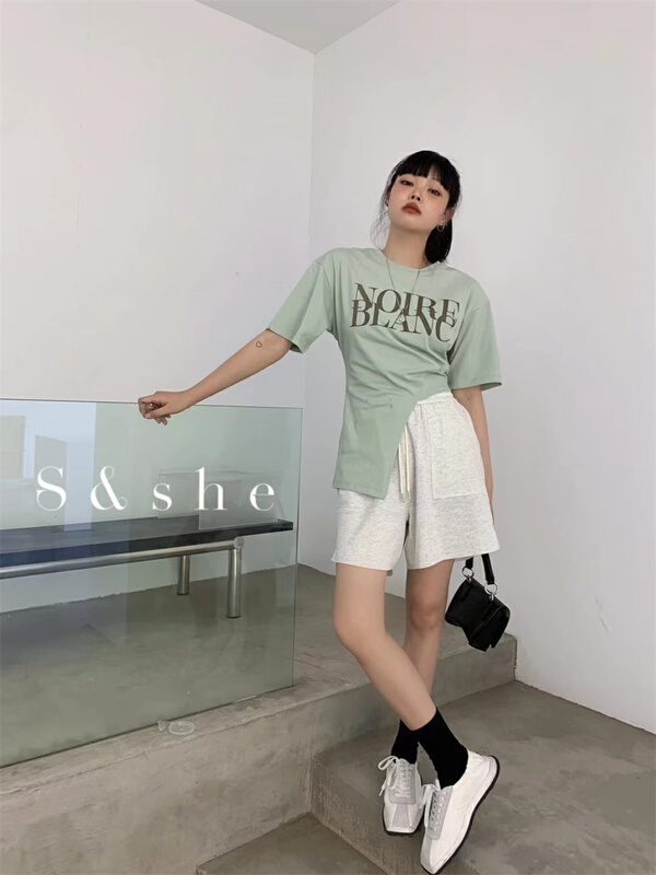 New in early summer! [she] niche irregular letter printed short sleeve T-shirt 1159a# XJ