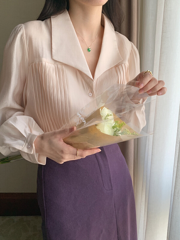 goods in stock! New year in early spring! [timely rain] early spring new Korean style ins elegant temperament champagne suit collar pleated shirt 21052# jhy