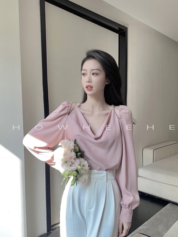 New year in early spring! [Xiu Xixi] Korean lady's versatile shoulder leakage blouse 7959# zxx