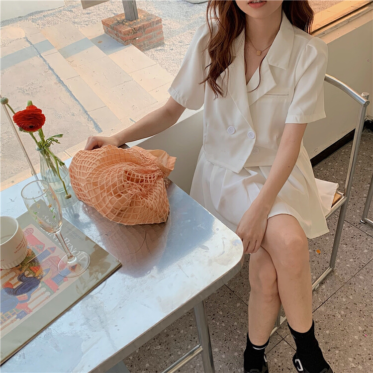 goods in stock! New in early summer! [timely rain] Han Feng ins temperament commuter suit design feeling thin pleated high waist skirt 40009# WPL
