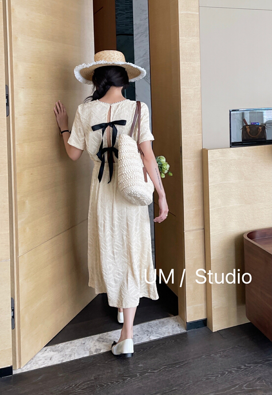 New in early summer! [um micron] Korean Ladies bow round neck Pullover blouse + simple net color medium length suit 88259# hjy
