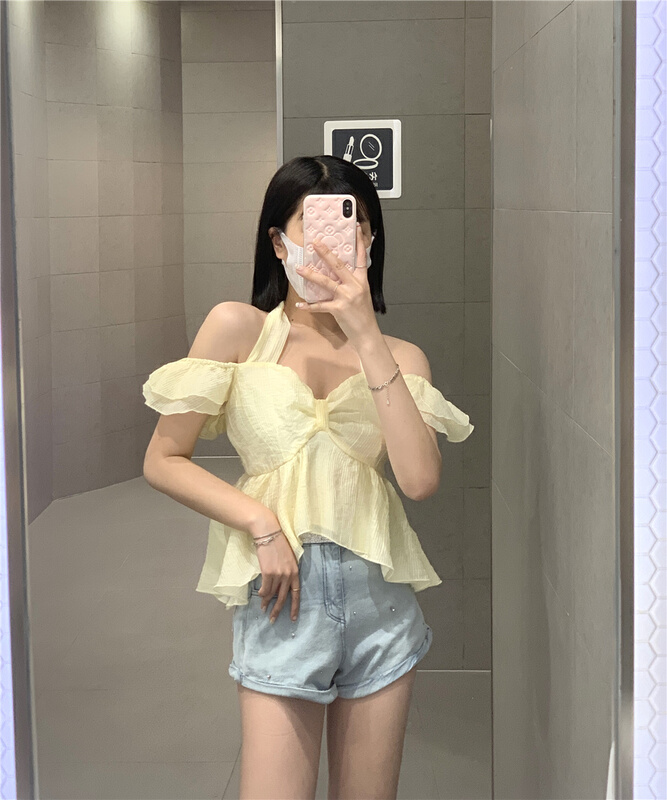 New in early summer! [DS +] one line shoulder hanging neck sexy shirt 1140# JJ