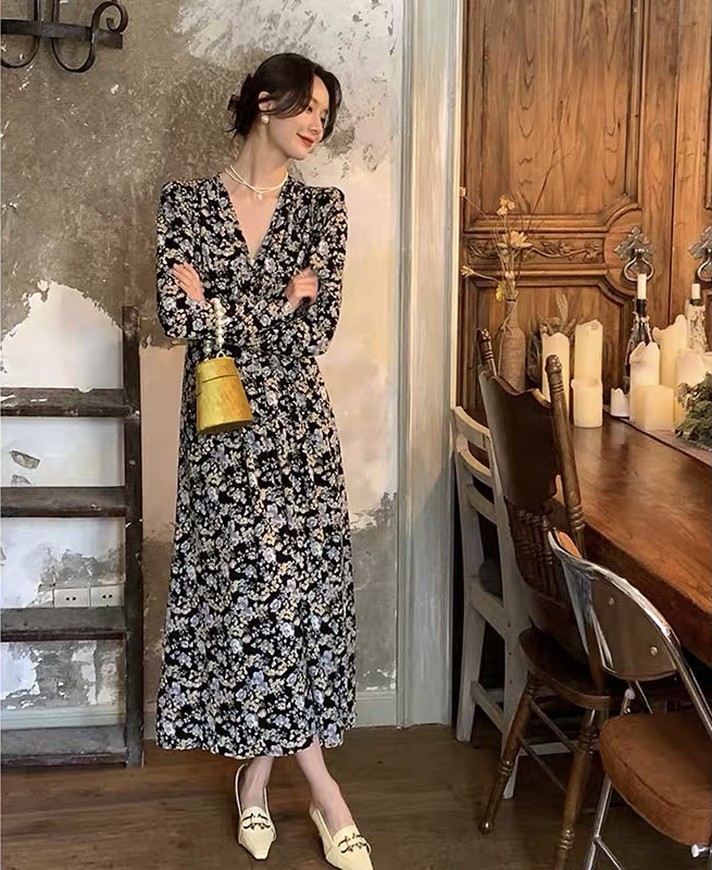 New year in early spring! [RM. HH] V-neck slim button floral dress ys3-203# ozq