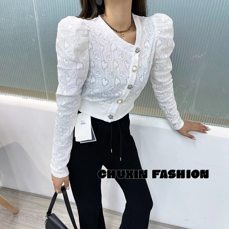 New year in early spring! [c.x Chuxin] exquisite floral diamond button bubble sleeve diagonal collar shirt design small shirt -6053# WTT