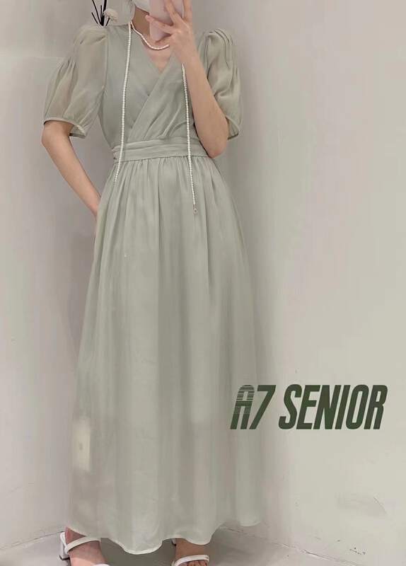 goods in stock! New in early summer! [fantasy title] temperament V-neck medium length dress t22x038# XJ