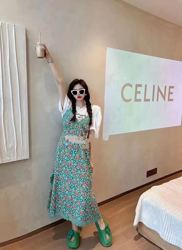 [MI] Korean version age reducing lace splicing floral suspender dress + letter short sleeve T-shirt set 9513# PCZ
