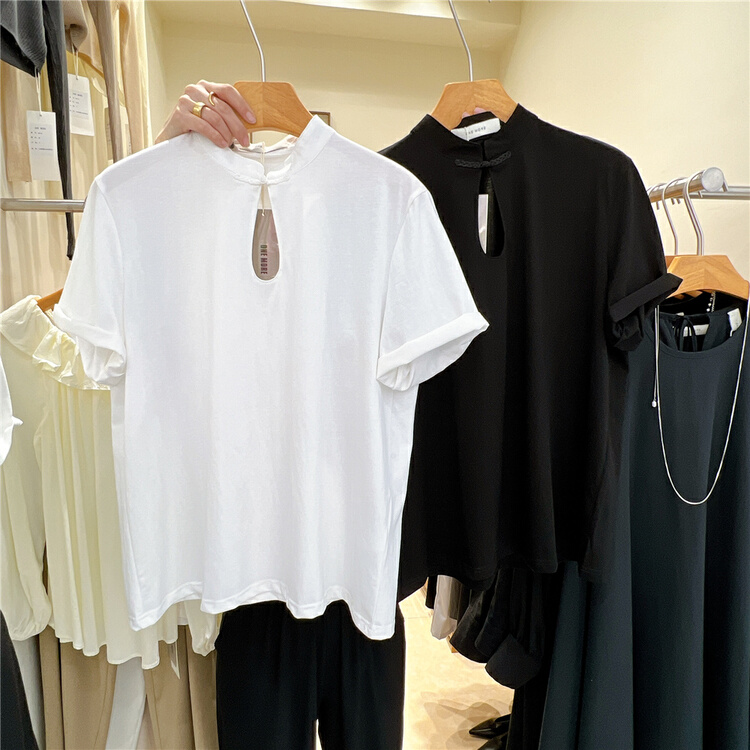 New in early summer! [one more] niche design coil button short sleeve T-shirt 22028# XYJ