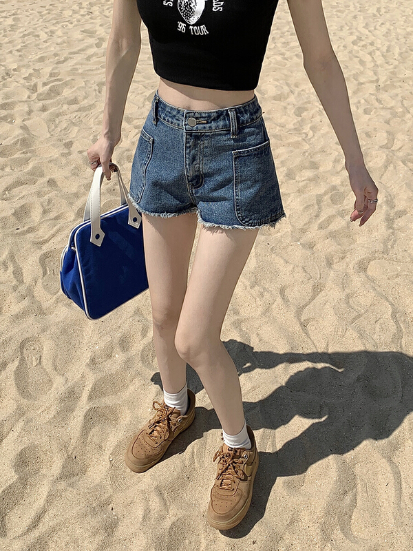 [timely rain] Han Feng ins Hong Kong style design sense of raw edge fashion versatile high waist thin denim shorts 40401# WPL